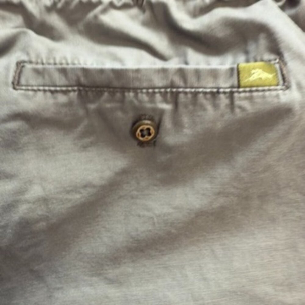 Tommy Bahama Olive Green Cargo Shorts - Size XL - Picture 12 of 12